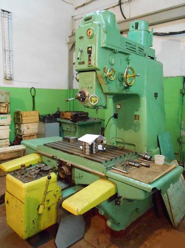 2450 Фото розточувального координатного верстата